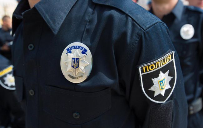 В Константиновке полиция привлекла к ответственности водителя, разъезжающего на автомобиле по площади ДК