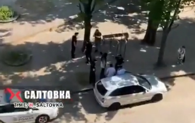 В Харькове полицейские не смогли задержать хулиганов