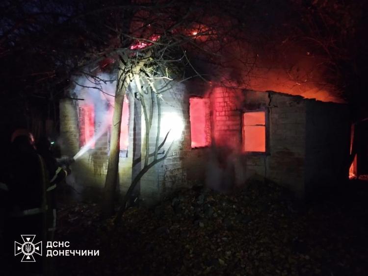 В Дружковке тушили пожар, возникший после обстрела