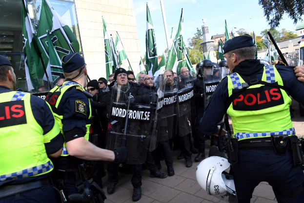 Столкновения на марше неонацистов в Швеции: полиция задержала более 60 человек