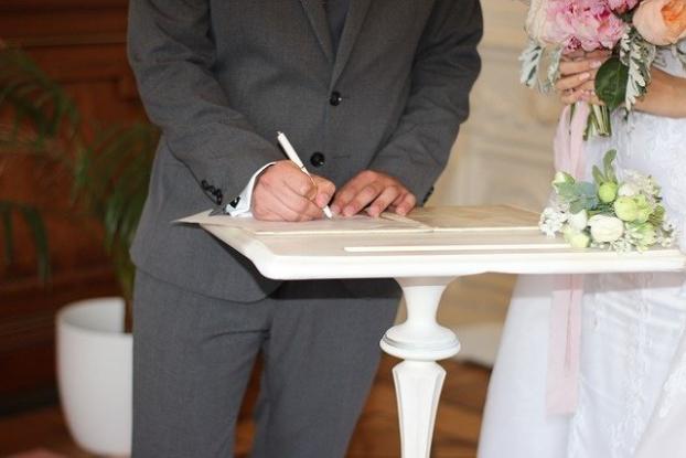 Прием заявлений на регистрацию брака в Покровске временно прекращен