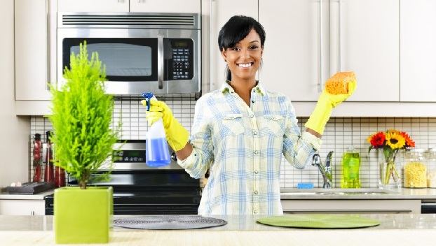 Как бороться с запахами на кухне без вытяжки?