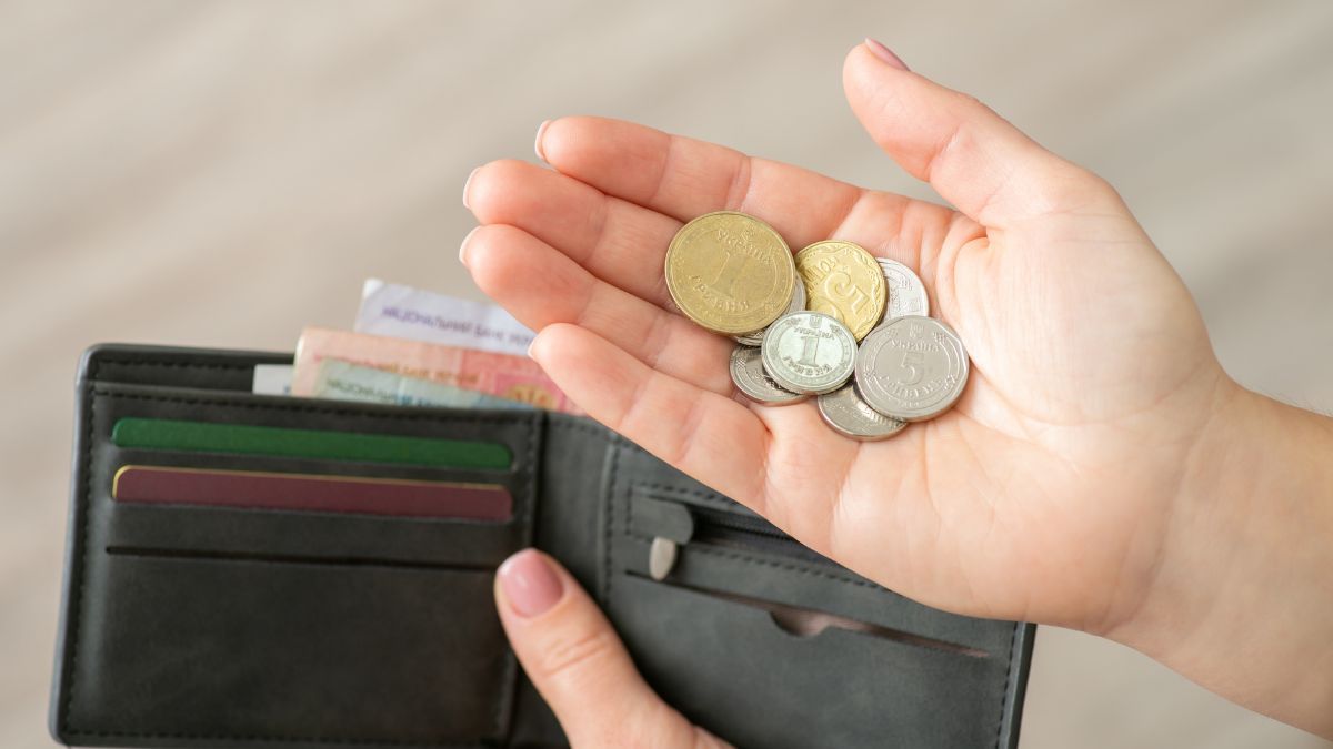 Кому из жителей Константиновки следует подтвердить свое право на получение соцвыплат