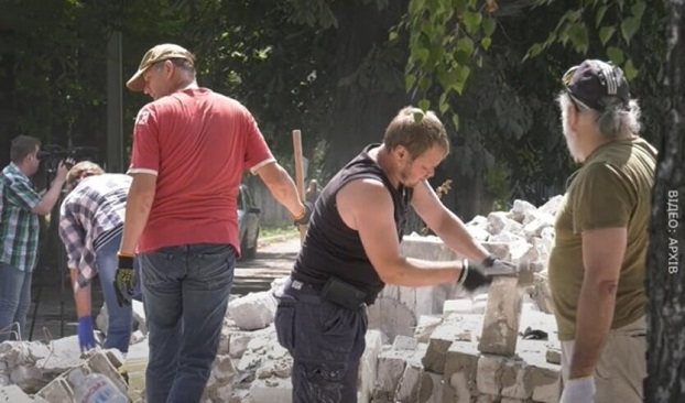 Уже в шести регионах Украины безработных начали привлекать к общественно полезным работам 
