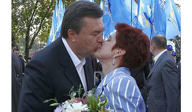 Пресс-служба Януковича опровергла его развод с женой