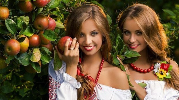 Девальвация: Все дорого, зато яблоки отечественные хорошо продаются