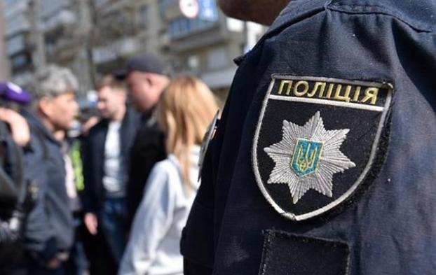 В Киеве на остановке нашли тело полураздетого человека
