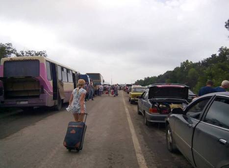 Ситуация на КПВВ «Марьинка»: 4 июня образовались большие пробки