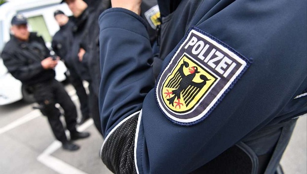 Переодетые в полицейских грабители отняли у украинцев 15 тысяч евро