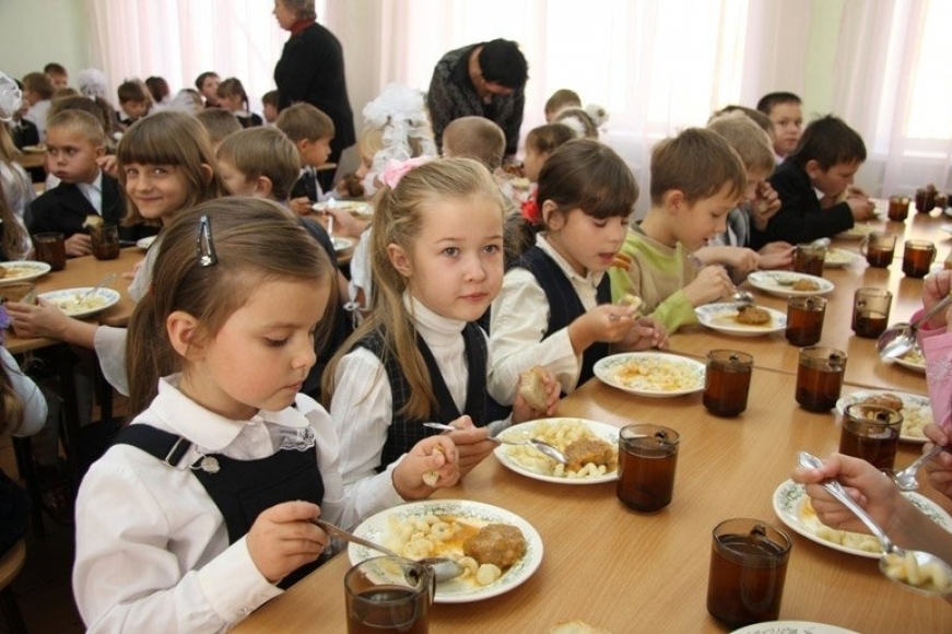 Расходы увеличены на 56%: На какую сумму будут кормить детей в учебных заведениях Константиновки