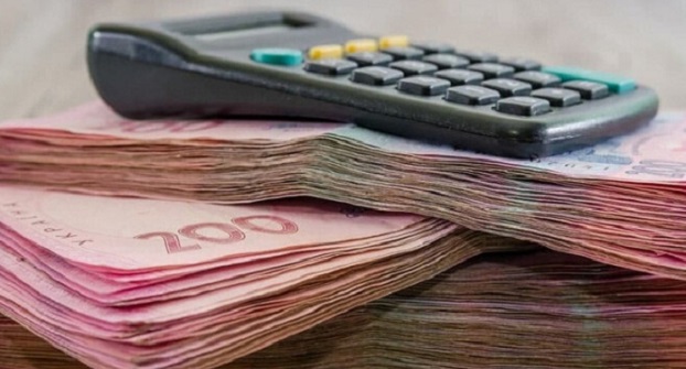 В Украине на год «заморозят» минимальные зарплату и пенсию