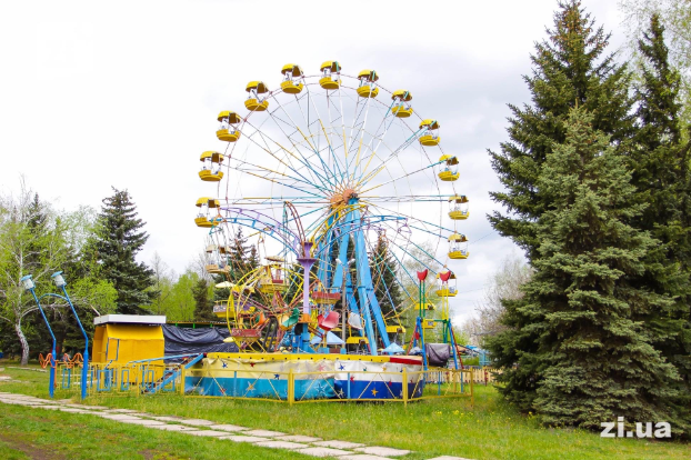 Без торжественного открытия: В Константиновке городской парк культуры и отдыха готовится к приему посетителей