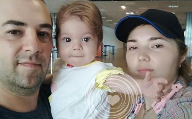 В Мариуполь после трансплантации печени вернулась Даша Романова