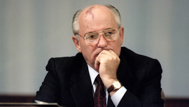 Горбачеву официально запретили въезжать в Украину