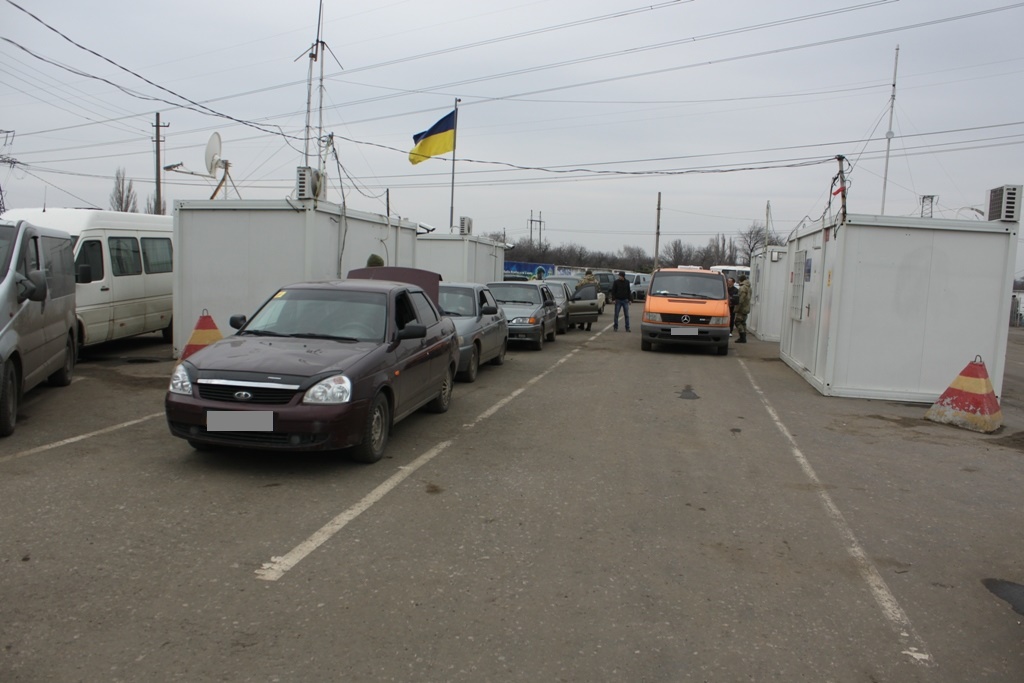 Очереди на КПВВ в Донецкой области 15 декабря