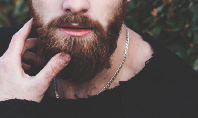 Ученые нашли в мужской бороде больше микробов, чем в собачьей шерсти