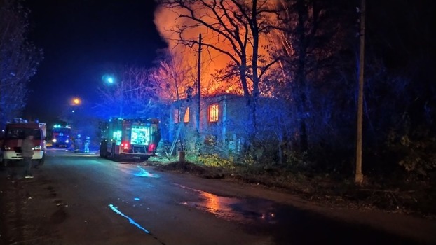 В Славянске горело здание бывшего детского сада