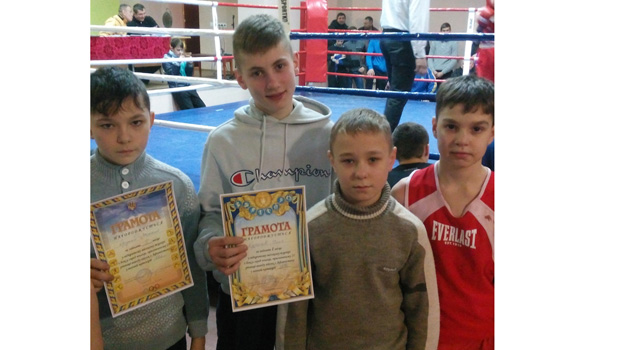 Добропольские боксеры завоевали восемь медалей