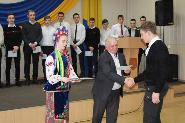 Студентам Покровского профлицея вручили дипломы