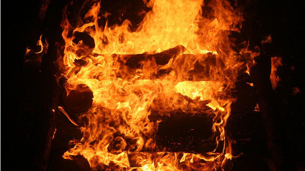 Пожар в частном доме в Димитрове нанес ущерб на 300 тыс. гривень