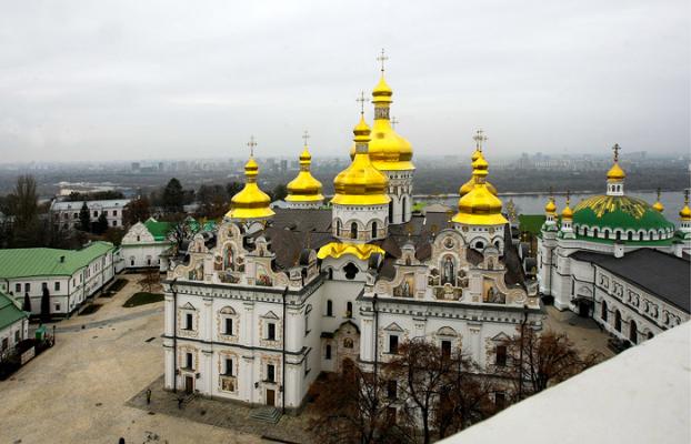 Во всех православных храмах Украины будут молиться о медицинских работниках