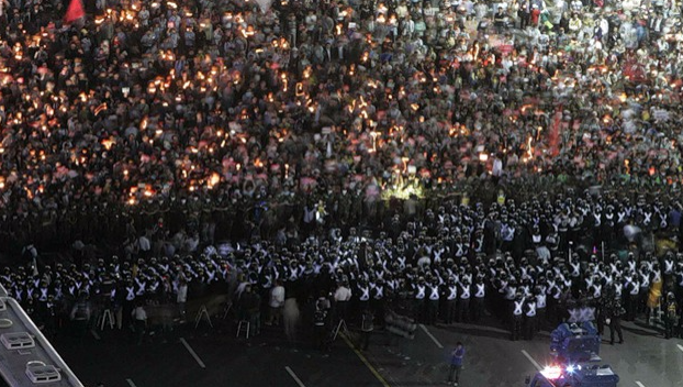В Южной Кореи начались массовые протесты