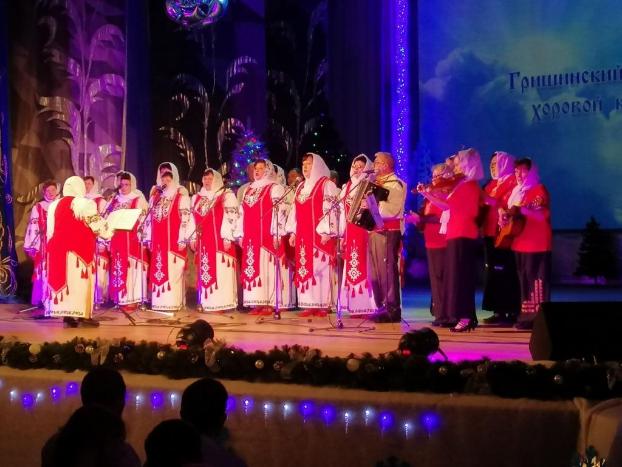 Творческие коллективы Покровского района успешно выступили на региональном фестивале