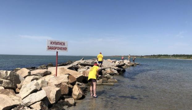 На популярном курорте Азова запретили купаться 