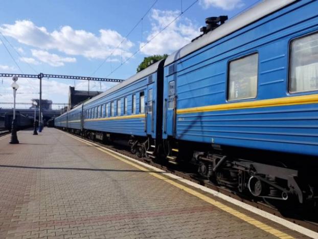 «Укрзализныця» приостановила продажу билетов в Славянск