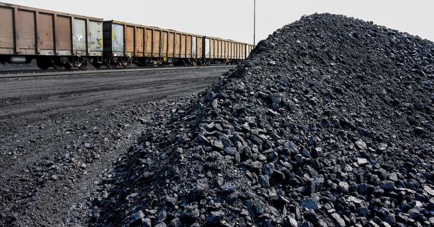 Кабмин ввел пошлины на импорт угля и электроэнергии из РФ