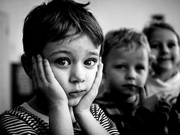 Трое малышей из Константиновки ищут заботливых родителей