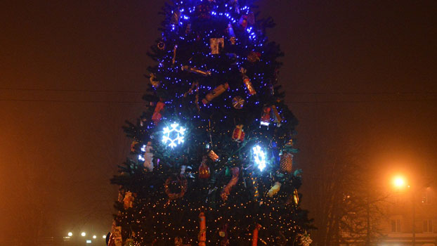 В Красноармейске новогодняя ночь пройдет с праздничным концертом и фейерверками