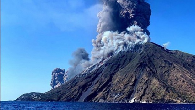 Активизировался вулкан Стромболи в Италии 