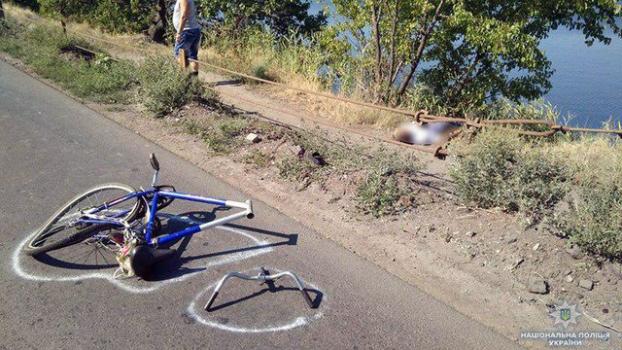 На Донетчине автомобиль насмерть сбил 61-летнего велосипедиста