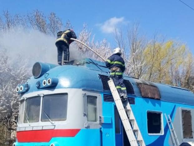 В Николаевской области вспыхнул дизель-поезд