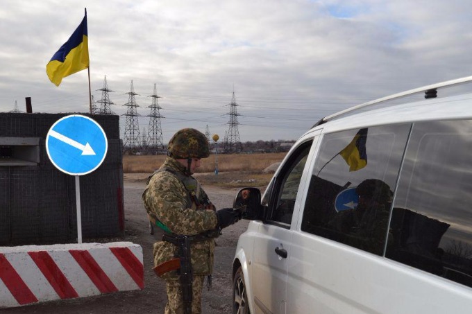 Значительно снизился поток граждан на КПВВ «Майорск» и «Марьинка» на Пасху, 16 апреля