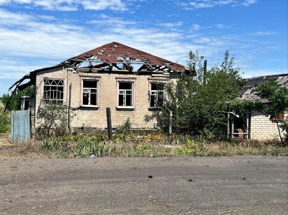 У Костянтинівці пошкоджено 9 будинків, є поранений. Фото