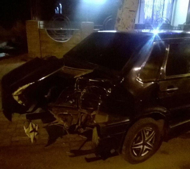 В Бахмуте джип протаранил припаркованную легковушку