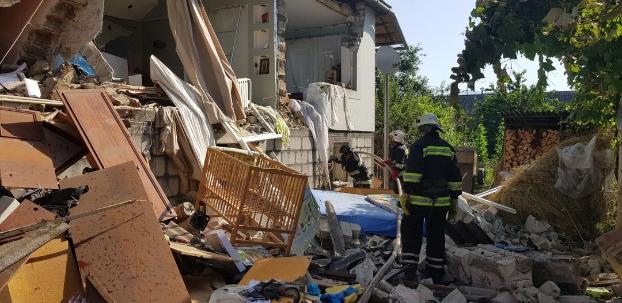 На Закарпатье в жилом доме взорвался газ, двое пострадавших
