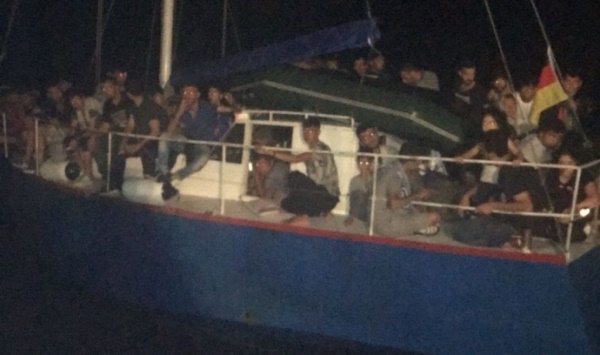 Украинскую яхту с незаконными мигрантами задержали в итальянском порту