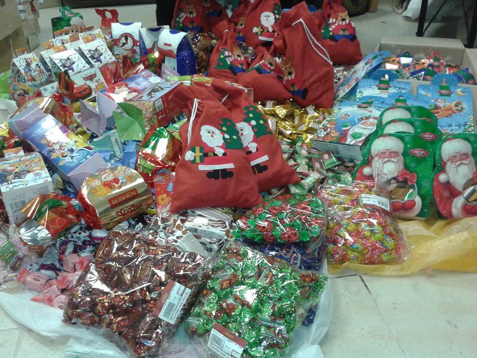 Солодощі до Різдва для пенсіонерів-переселенців: У яких містах можна отримати