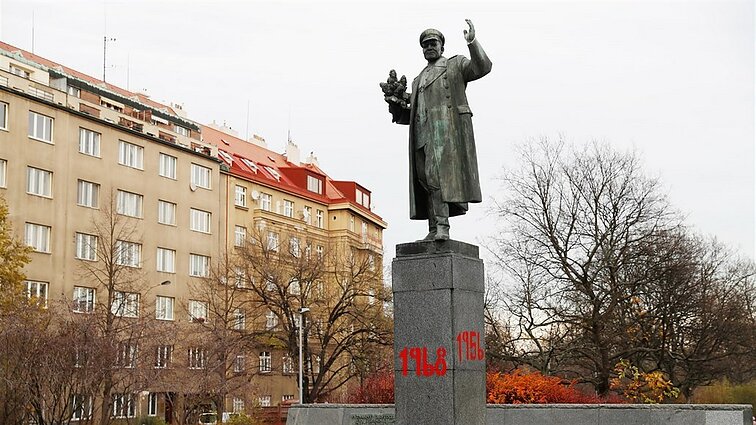 Cпор вокруг памятника в Чехии