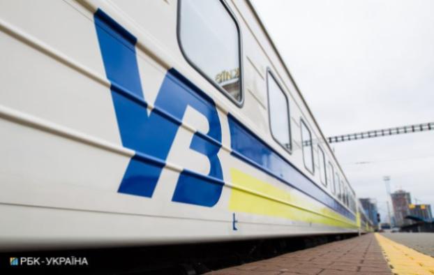 К пасхальным выходным «Укрзализныця» назначила дополнительно 24 поезда
