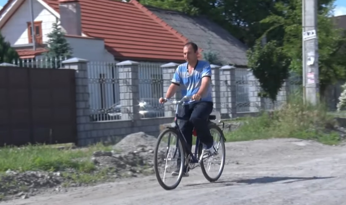 Житель Константиновки эвакуировался в Днепр на велосипеде