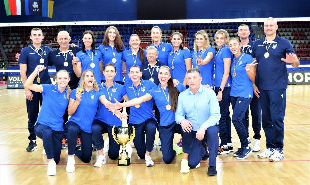 Перед стартом на континентальном первенстве украинские волейболистки победили на контрольном турнире