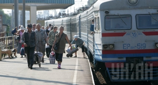 Пригородный поезд «Славянск – Лозовая – Покровск» меняет расписание
