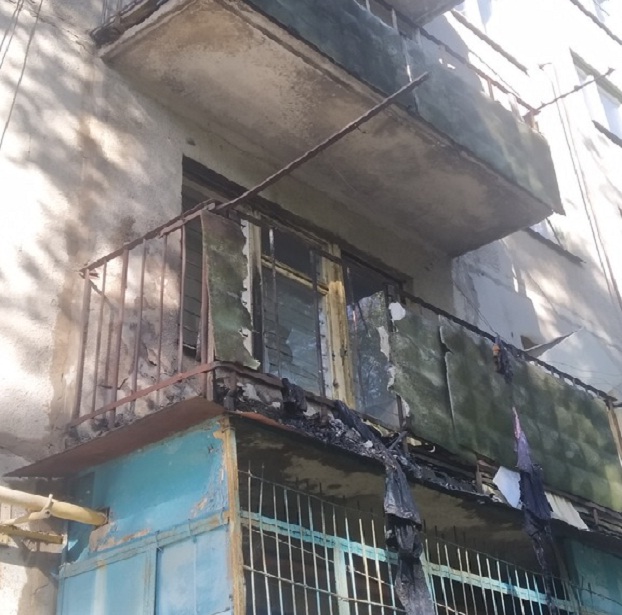 Балкон одной из квартир многоэтажного дома горел в Дружковке
