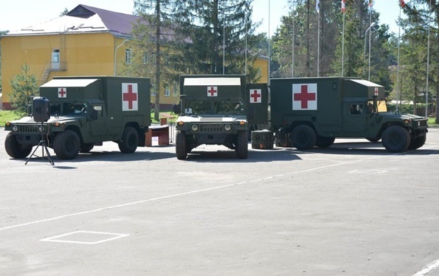 На Донбассе в результате обстрела санитарного авто погибли двое военных