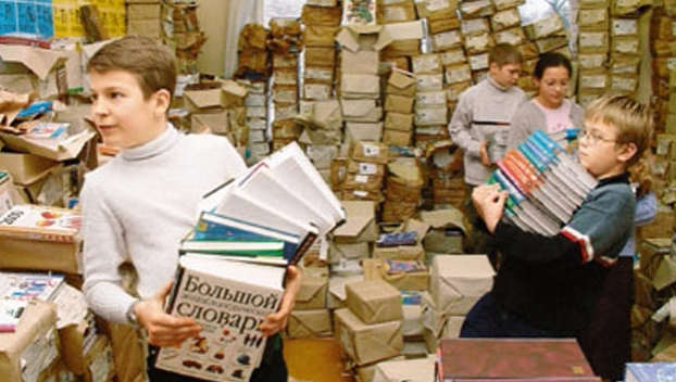 Учебников для школьников 4-х и 7-х классов пока нет в Украине