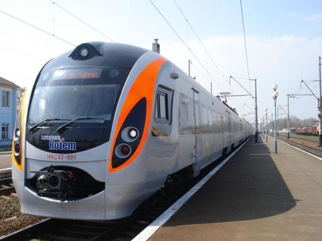 На новогодние праздники пустят дополнительный поезд Hyundai Киев - Запорожье